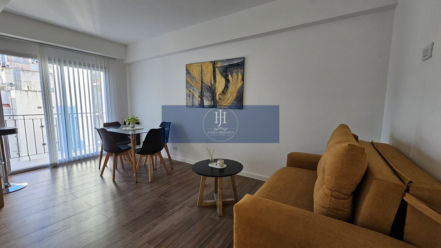 VENTA DOS AMBIENTES AL FRENTE CON BALCON Y PARRILLA PLAZA COLON